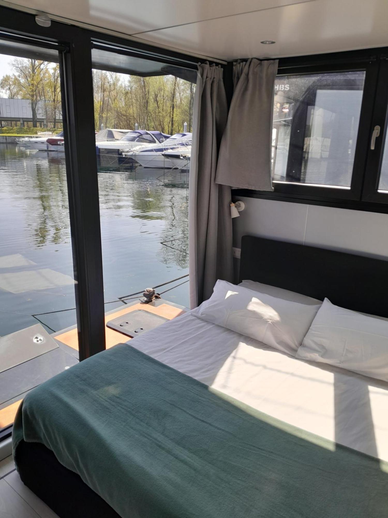 Floating Experience Black Pearl, Lago Maggiore Dormelletto Eksteriør billede