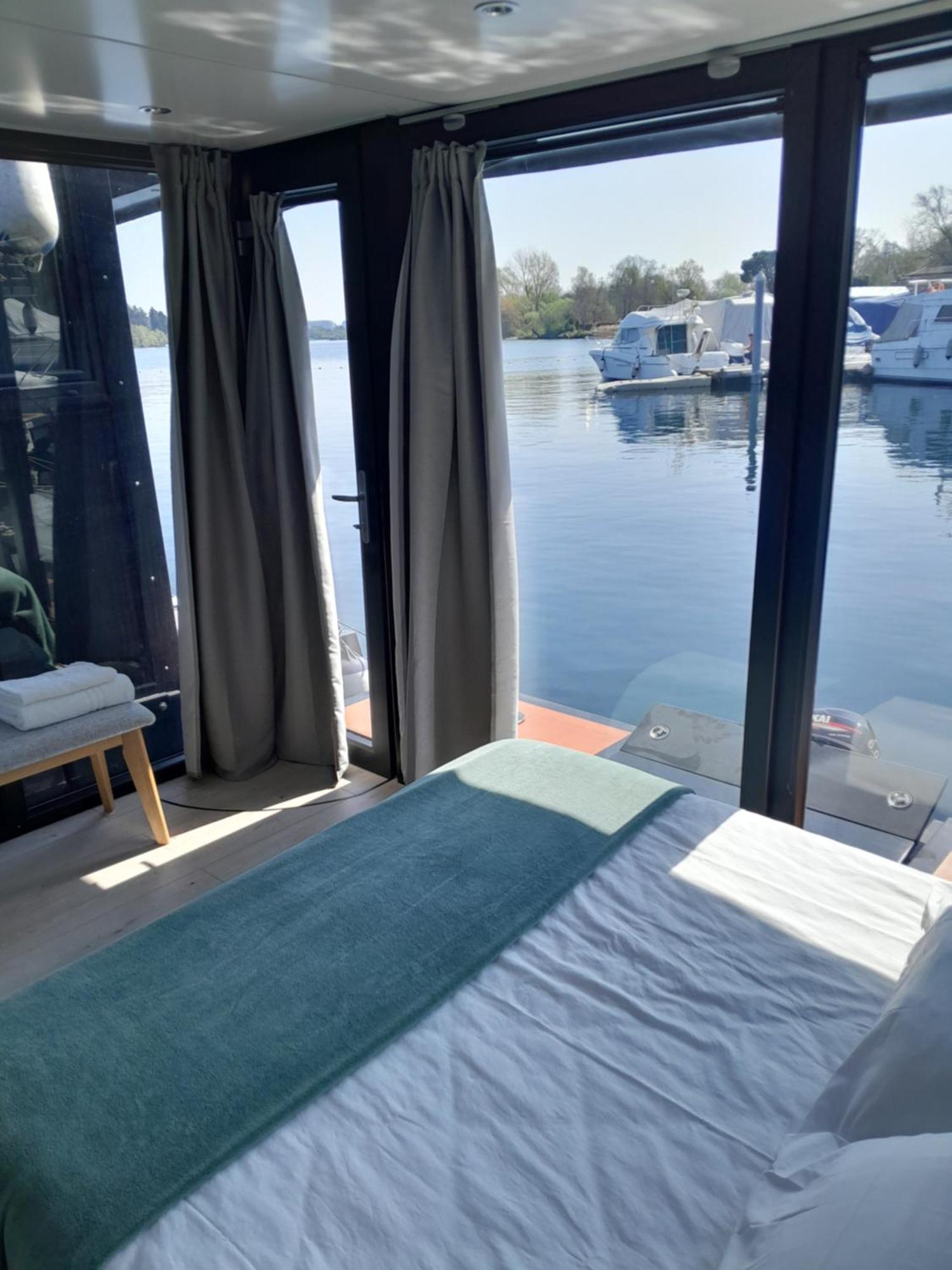 Floating Experience Black Pearl, Lago Maggiore Dormelletto Eksteriør billede